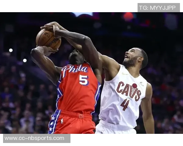 小莫布里首秀表现亮眼18分钟内贡献12分6板2助助力球队胜利 小莫布里首秀表现亮眼18分钟内贡献12分6板2助助力球队胜利